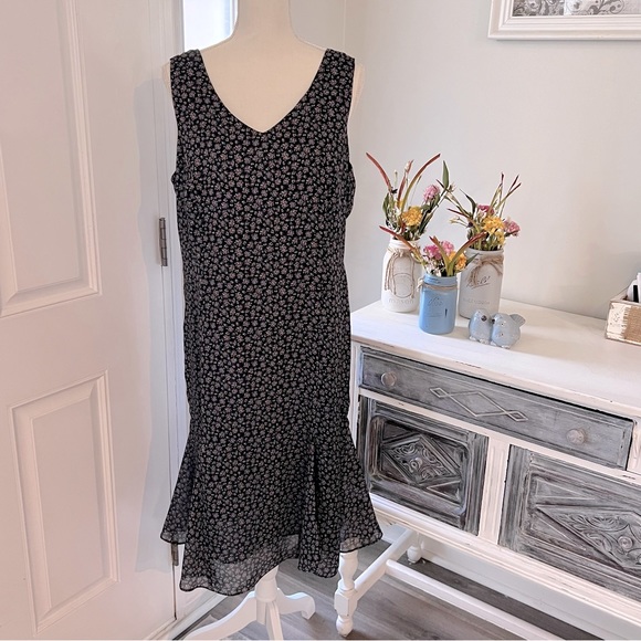 Danny & Nicole Dresses & Skirts - Danny & Nicole Black Floral Maxi Dress